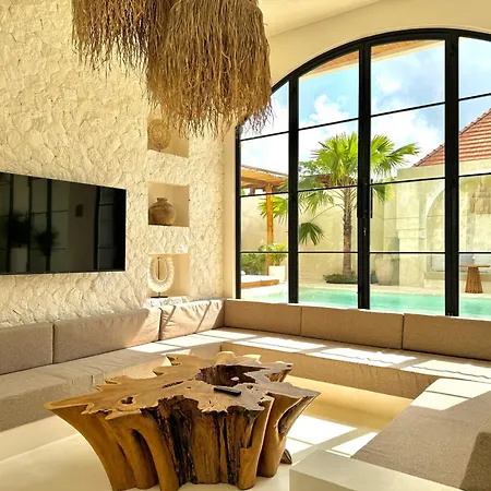 Tropical Oasis Villa